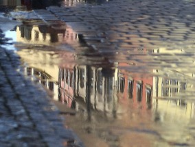 汕头暴雨如倾盆，城市在雨中洗礼  汕头倾盆大雨